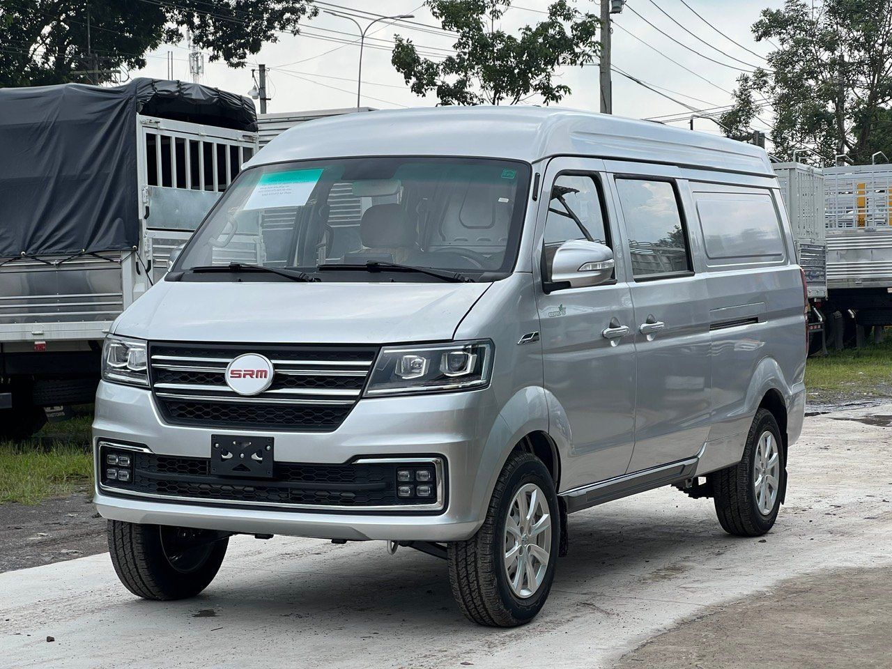 xe tải van srm 868 5 chỗ