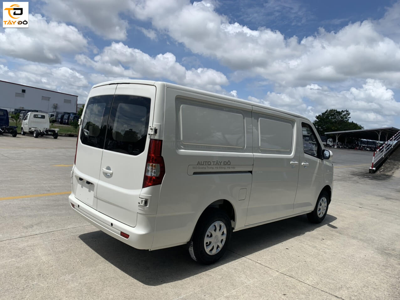 tera van V8 2 chỗ