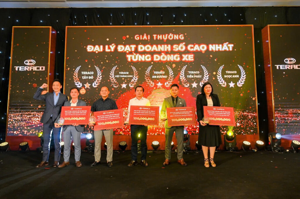 đại lý teraco tại hà nội Teraco Tây Đô nhận thưởng đại lý đạt doanh số cao nhất theo từng dòng xe