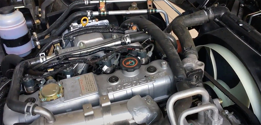 IZ65 GOLD sở hữu động cơ ISUZU JE493ZLQ4 EURO IV