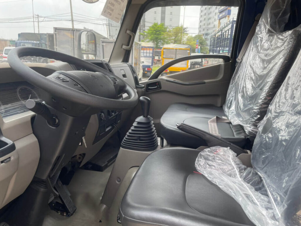 nội thất cabin xe 3,5 tấn Đô Thành IZ350SL