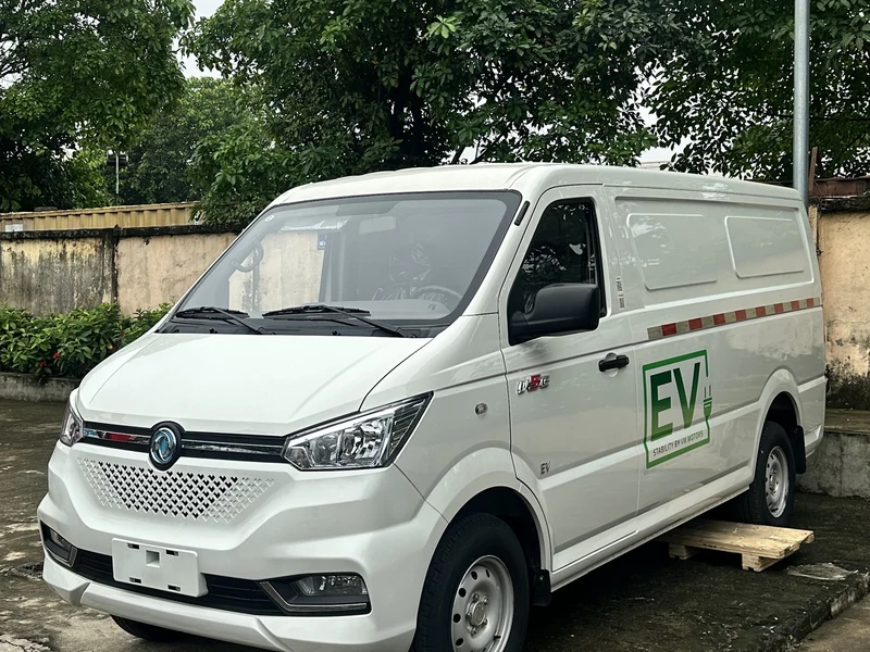 Xe van điện Dongfeng EV30